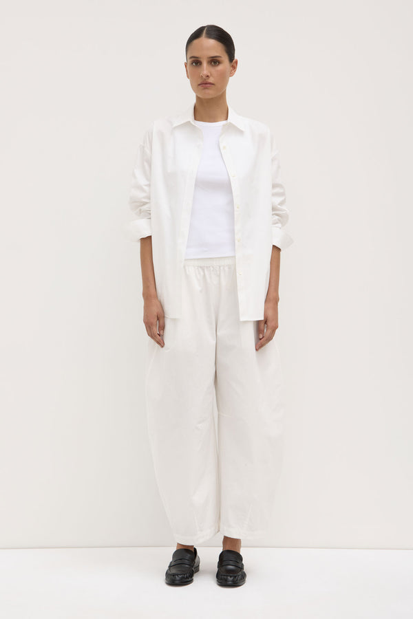 Lola_Barrel_Pant_White_1495jpeg