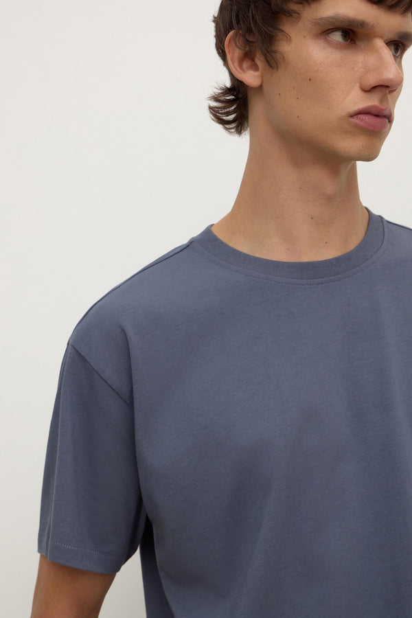 Oli_Tee_Blue_Slate_0377