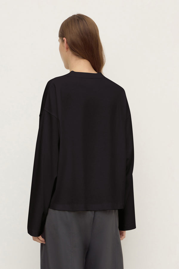 Stella_V_Neck_Oversized_LS_Tee_Black_3