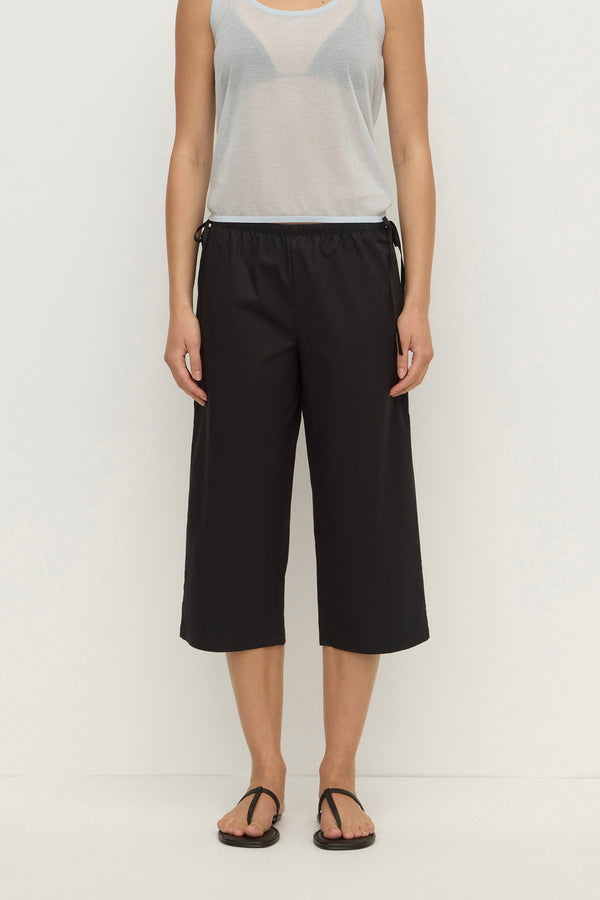 Verona_Poplin_Capri_Pant_Black_1269