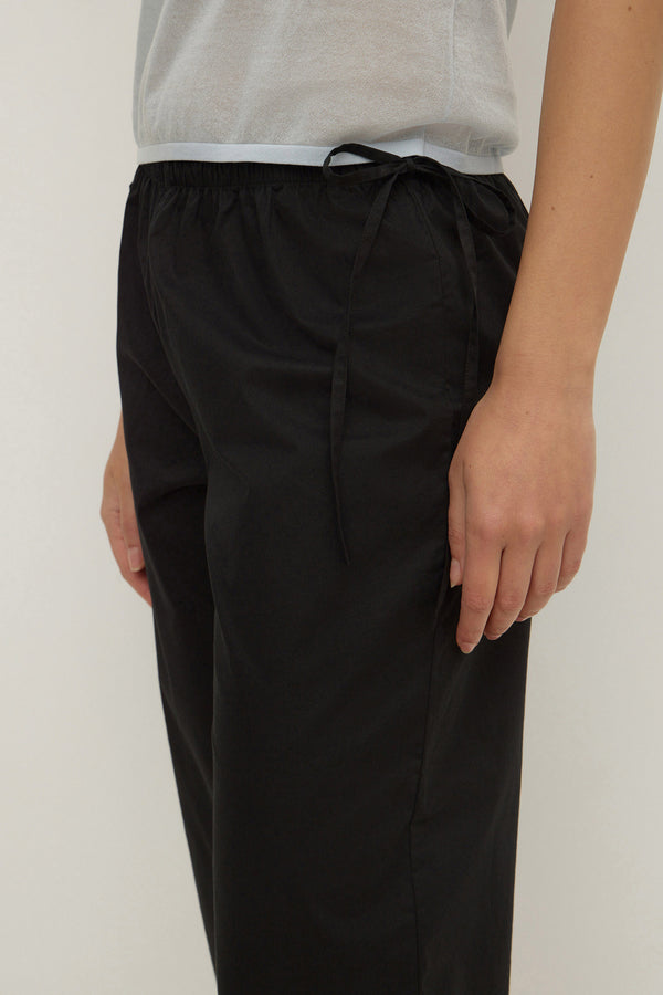 Verona_Poplin_Capri_Pant_Black_1286