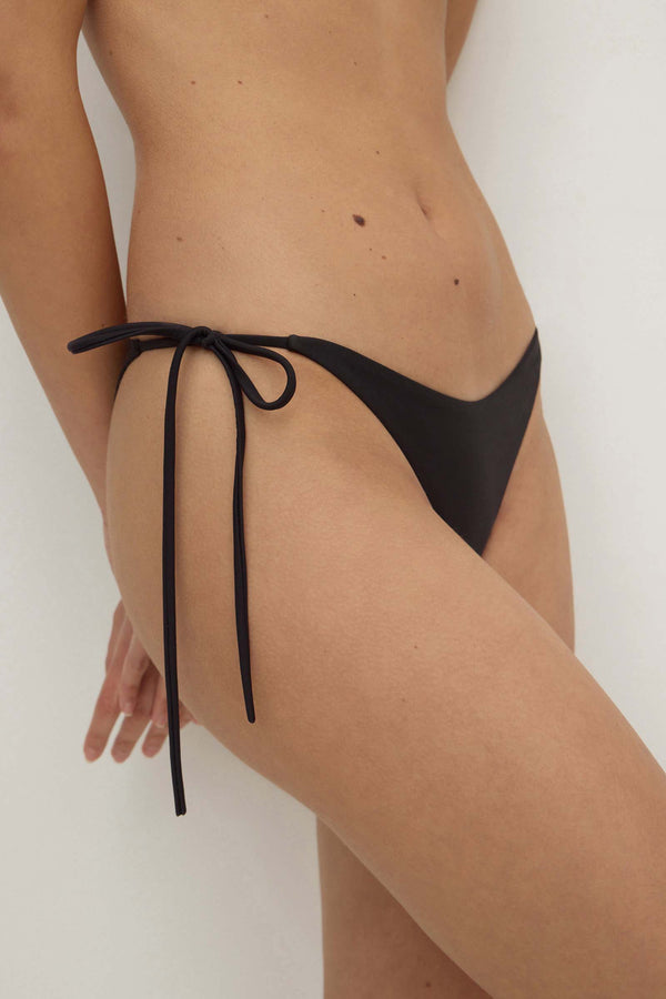 Cruise_Cheeky_String_Bikini_Brief_Black_0503
