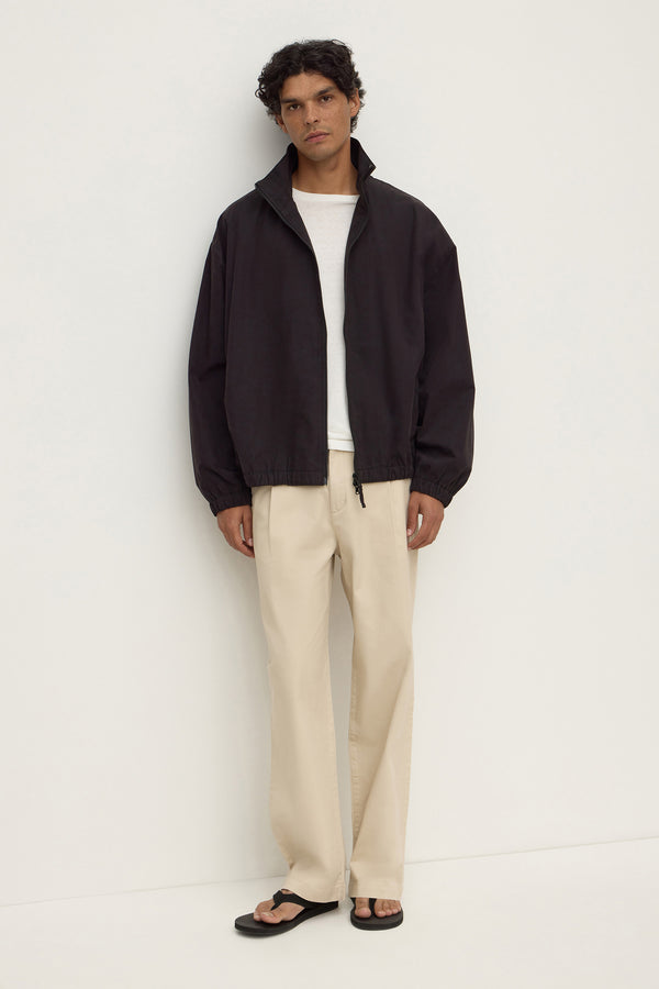 Jonah_Pleated_Chino_Pebble_1451