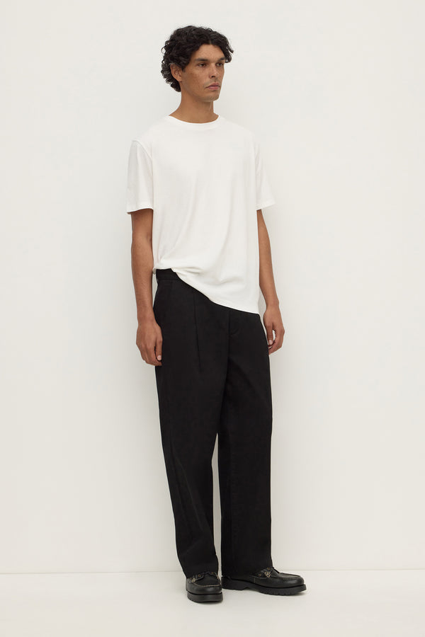 Jonah_Pleated_Chino_True_Black_2077