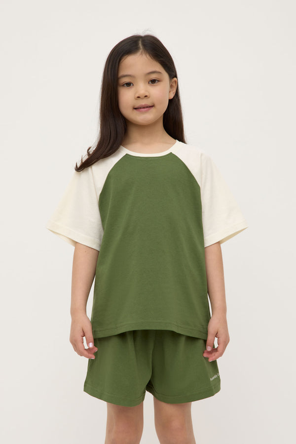Kids_Oversized_Raglan_Short_Sleeve_Tee_Holly_Pebble_0043jpeg