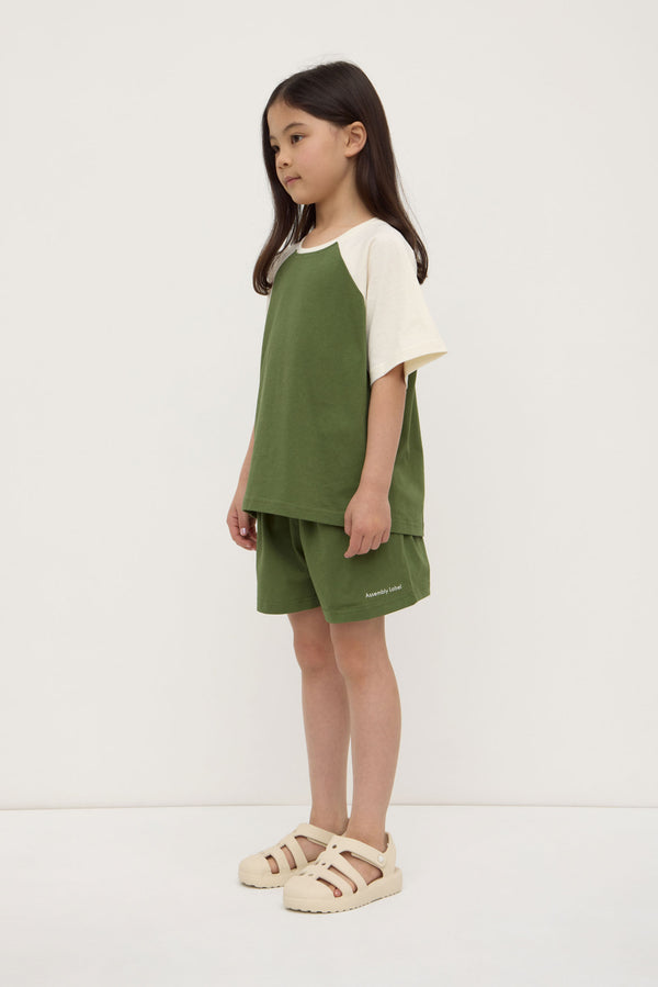 Kids_Oversized_Raglan_Short_Sleeve_Tee_Holly_Pebble_0046jpeg