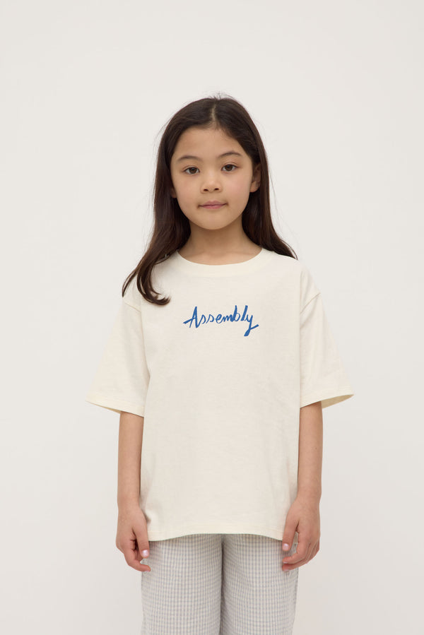 Kids_Script_Tee_Pebble_0173jpeg