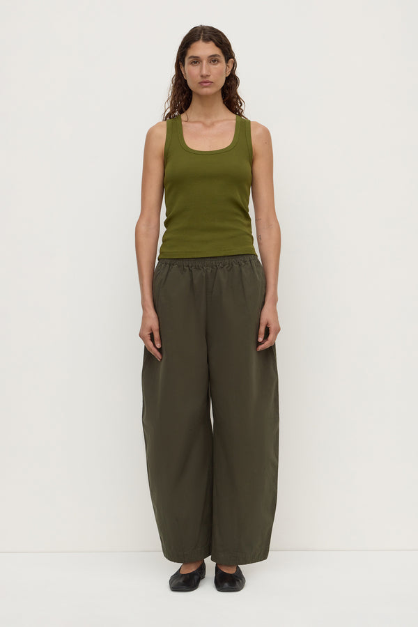 Lola_Barrel_Pant_Dark_Military_0695