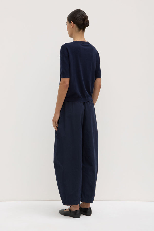 Lola_Barrel_Pant_Navy_1434jpeg