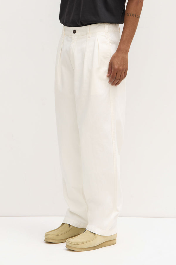 Miles Pleated Chino