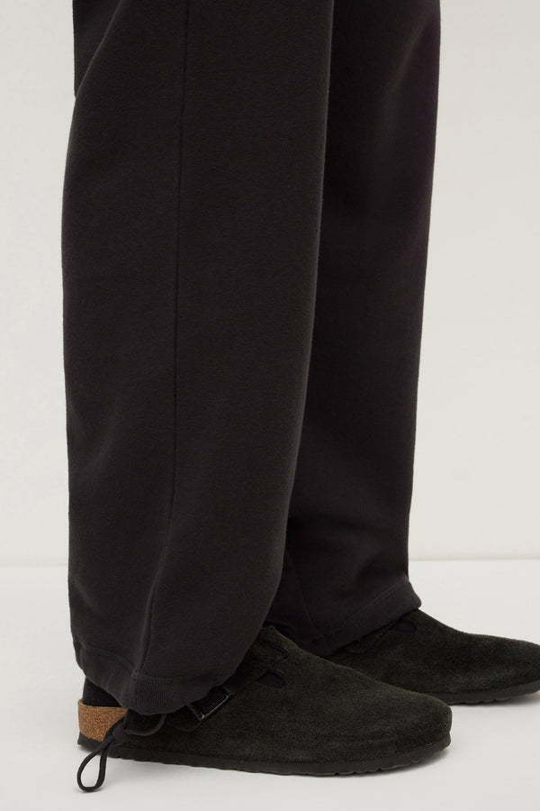 Newport_Fleece_Trackpant_Washed_Black_0330