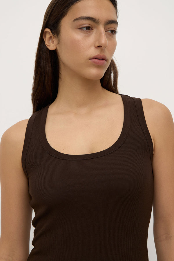 Robyn_Scoop_Neck_Rib_Tank_Ganache_0361jpeg