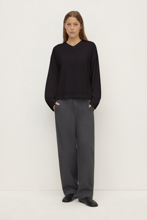 Stella_V_Neck_Oversized_LS_Tee_Black_2