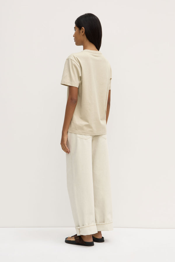 Womens_Organic_Base_Tee_Sandstone_0631